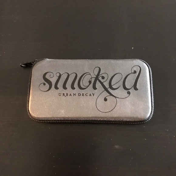 Smoked Urban Decay Palette - Picture 2 of 3